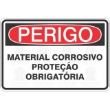 Material corrosivo, proteção obrigatória